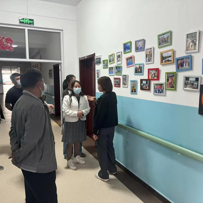 Теплота достигает дома социального обеспечения, сострадание демонстрирует ответственность (2)